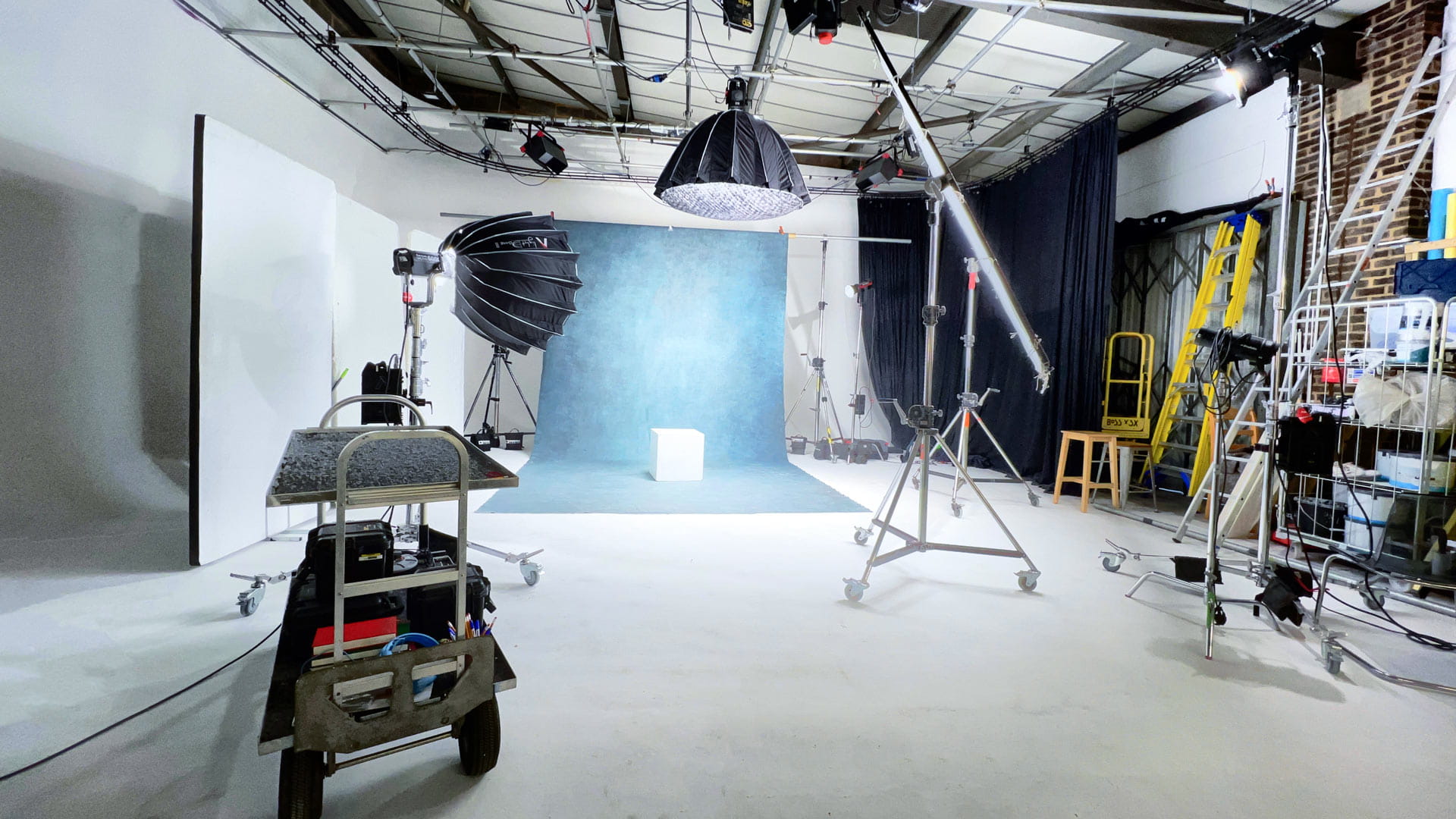 photography studio setup for clothing company